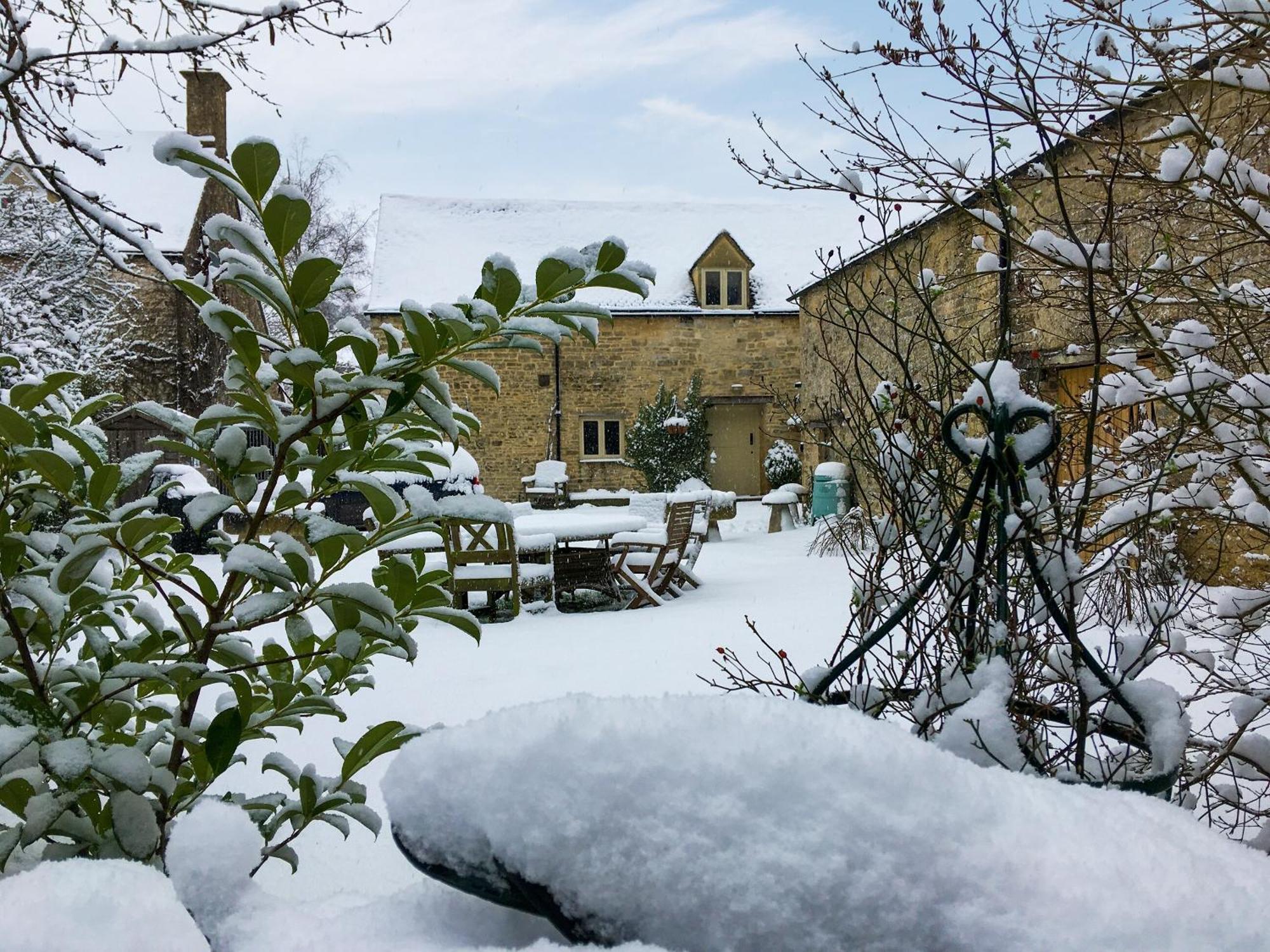 Flowers Barn Daglingworth Экстерьер фото
