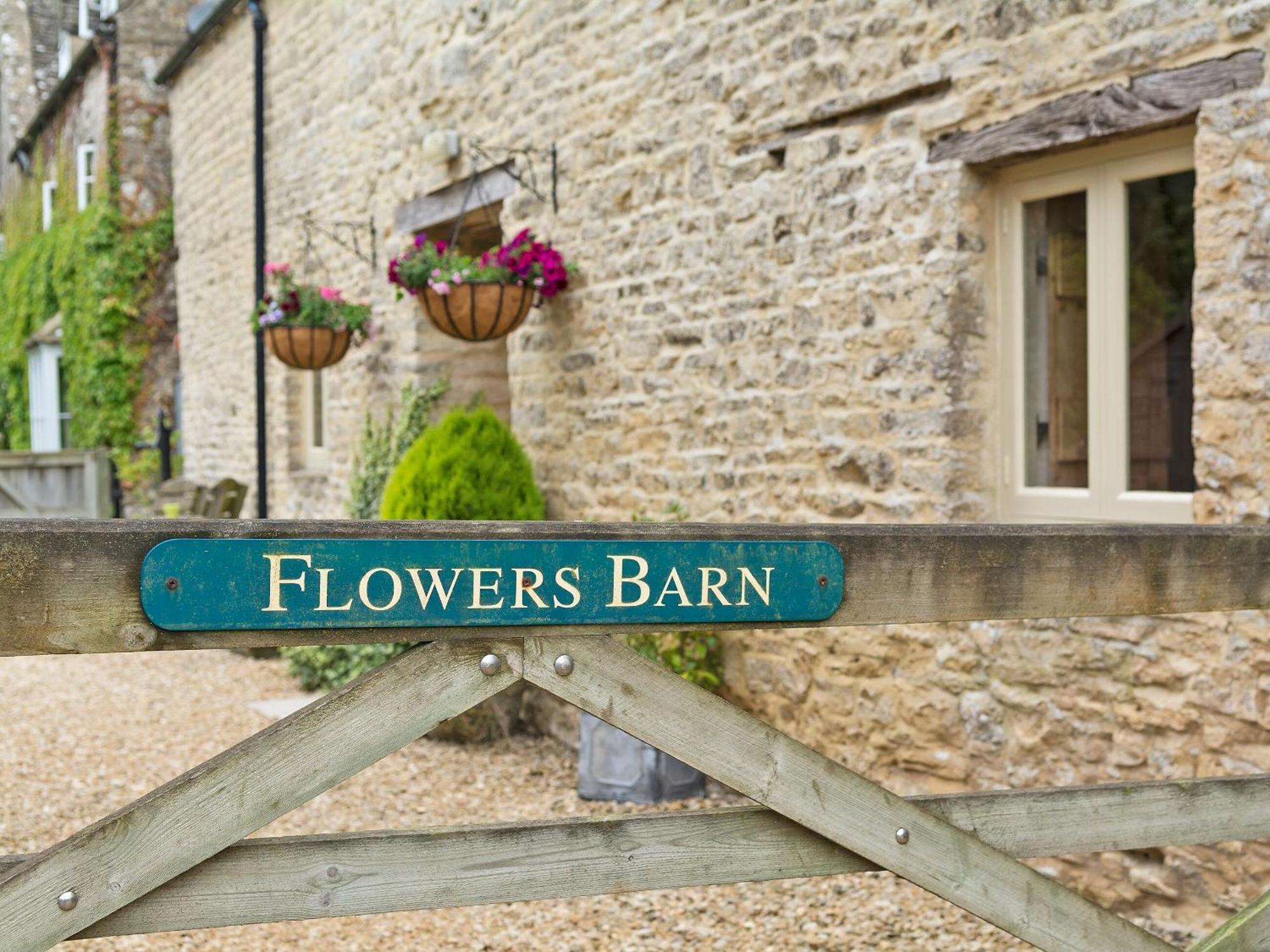 Flowers Barn Daglingworth Экстерьер фото